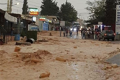 Las riadas invaden una localidad en el noreste de Líbano